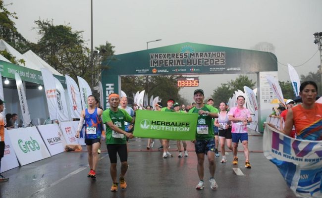 Giải chạy VnExpress Marathon Imperial Huế 2023 thu hút hơn 10.000 vận động viên!
